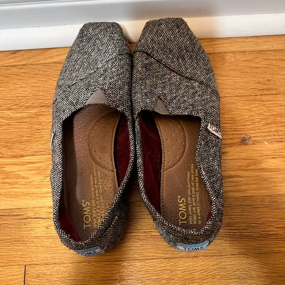 Toms Slip Ons - Picture 3 of 7